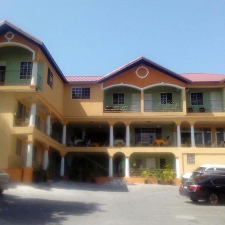Palm Bay Guest House & Restaurant Montego Bay Exterior photo